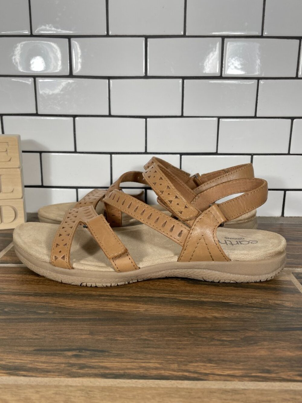 Earth Origins Serenta Shoes Womens 10 Wide Medium Brown Leather Strappy Sandal
